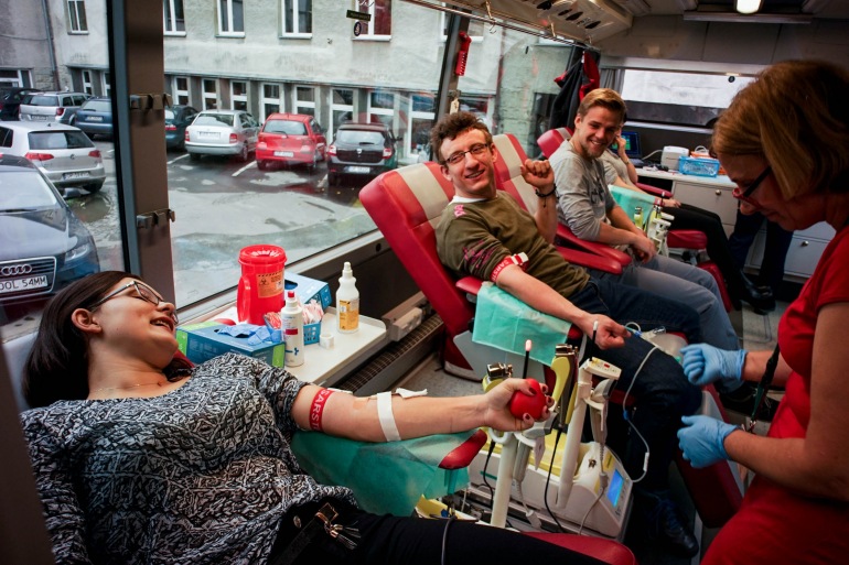 Zdjęcie nagłówkowe otwierające podstronę: Około 20 litrów krwi upuszczono ze studentów podczas „Wampiriady"