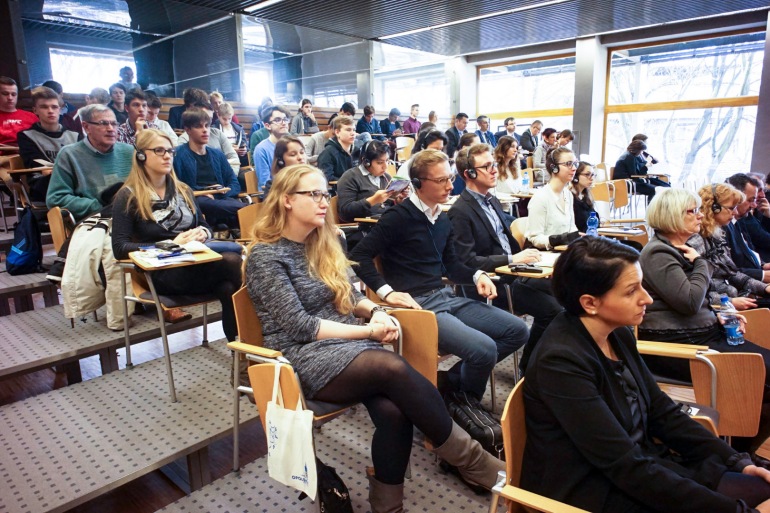 Zdjęcie nagłówkowe otwierające podstronę: Europa Master Students at the Session of the Voivodeship Assembly