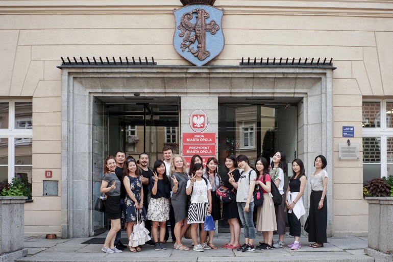 Zdjęcie nagłówkowe otwierające podstronę: Japońscy goście pod urokiem uniwersytetu i Opola