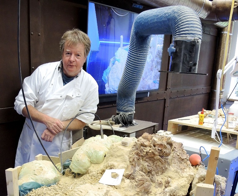 Zdjęcie nagłówkowe otwierające podstronę: Ciekawy wykład znanego paleontologa