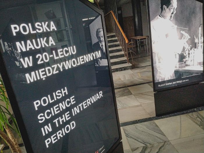 Zdjęcie nagłówkowe otwierające podstronę: „Polska nauka w 20-leciu międzywojennym”