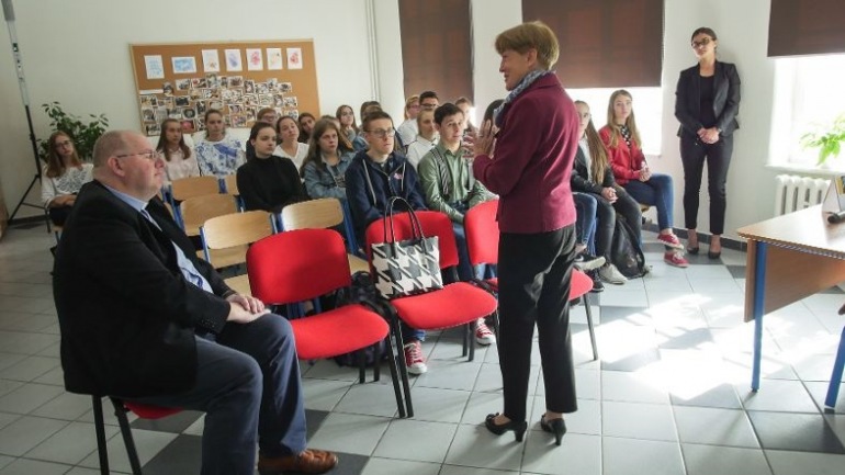 Zdjęcie nagłówkowe otwierające podstronę: Wizyta w Diecezjalnym Liceum Ogólnokształcącym w Raciborzu