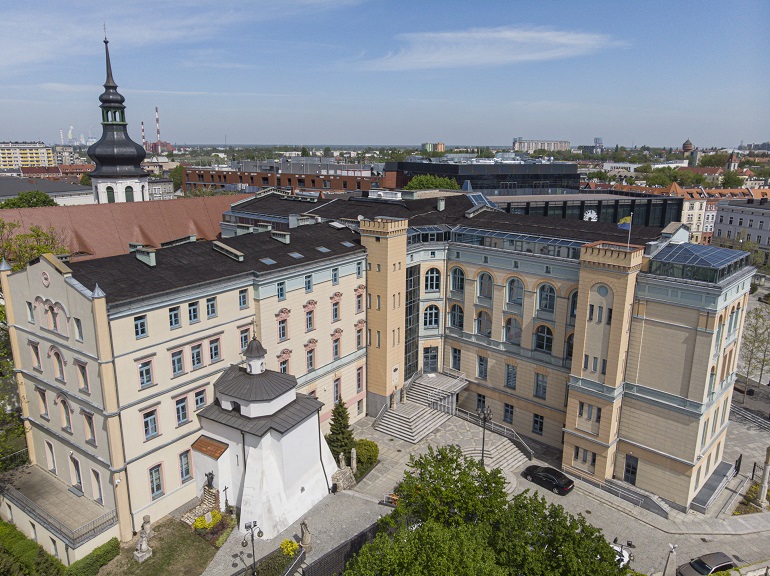 Zdjęcie nagłówkowe otwierające podstronę: University of Opole in solidarity with Ukraine 