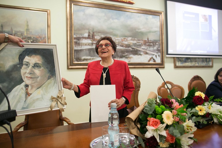 Przeniesienie do informacji o tytule: Prof. Dorota Simonides tegoroczną laureatką nagrody „Lux ex Silesia”