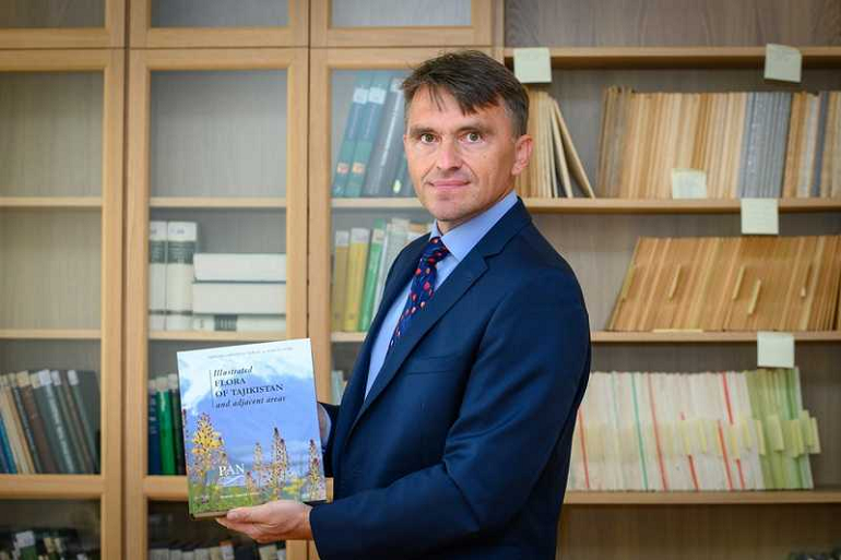 Zdjęcie nagłówkowe otwierające podstronę: Nagroda naukowa prezesa PAN dla prof. Arkadiusza Nowaka