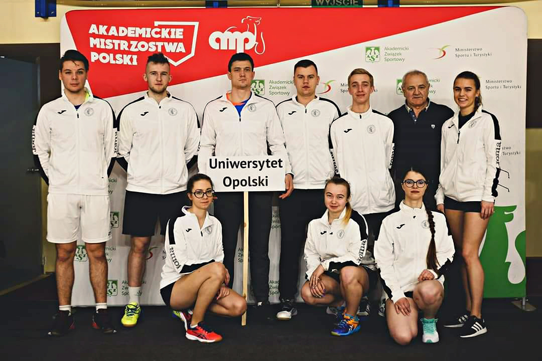 To już wieloletnia tradycyjna – reprezentanci Uniwersytetu Opolskiego są najlepsi w kraju. 24 lutego 2019 r. zwyciężyli turniej półfinałowy Akademickich Mistrzostw Polski w Badmintonie